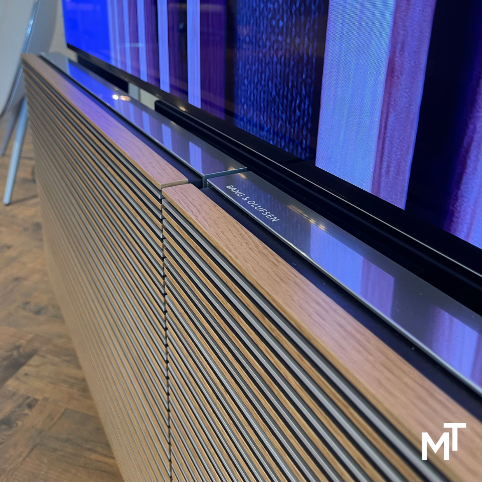 Bang & Olufsen Bang & Olufsen Beovision Harmony 77” Oak/Silver