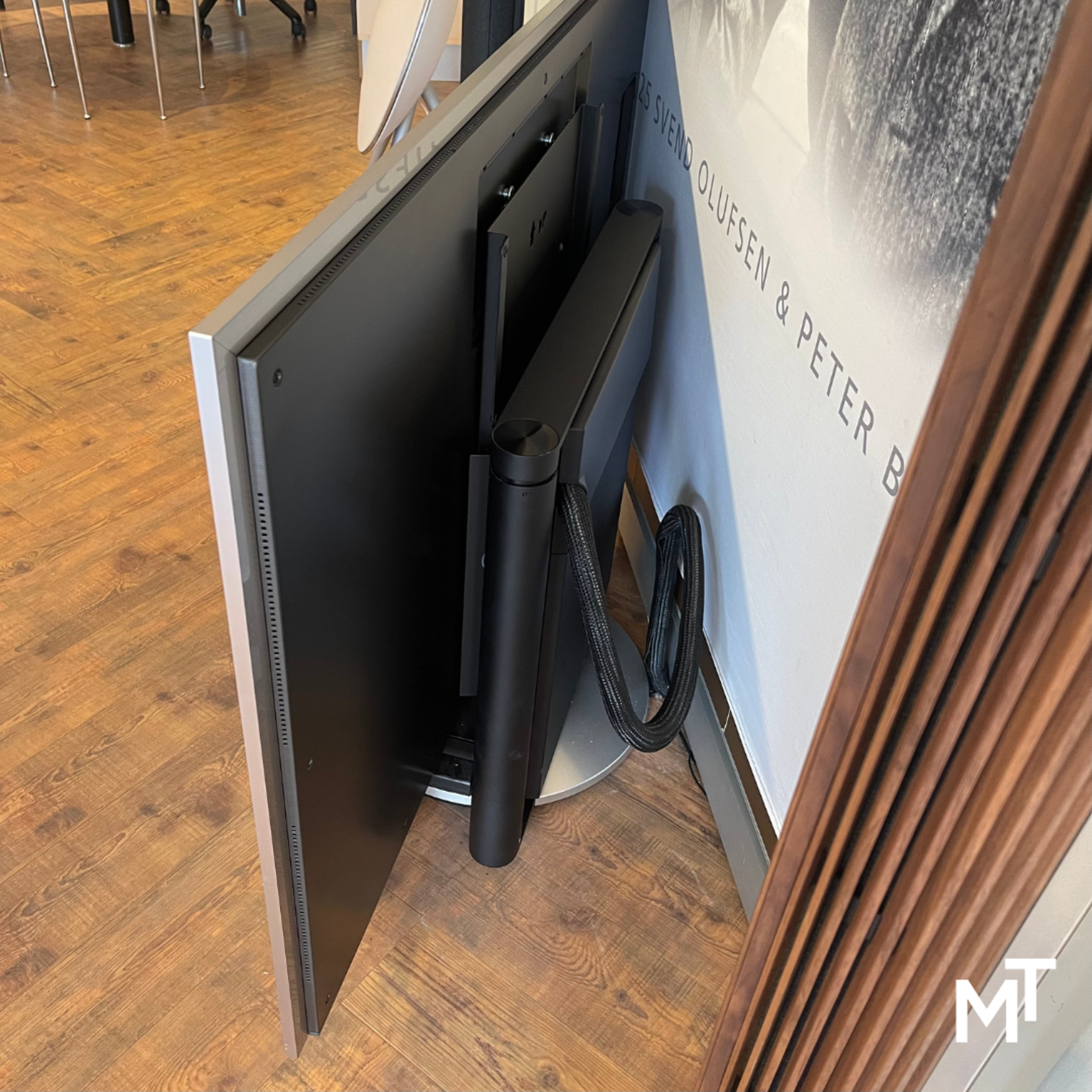 Bang & Olufsen Bang & Olufsen Beovision Harmony 77” Oak/Silver