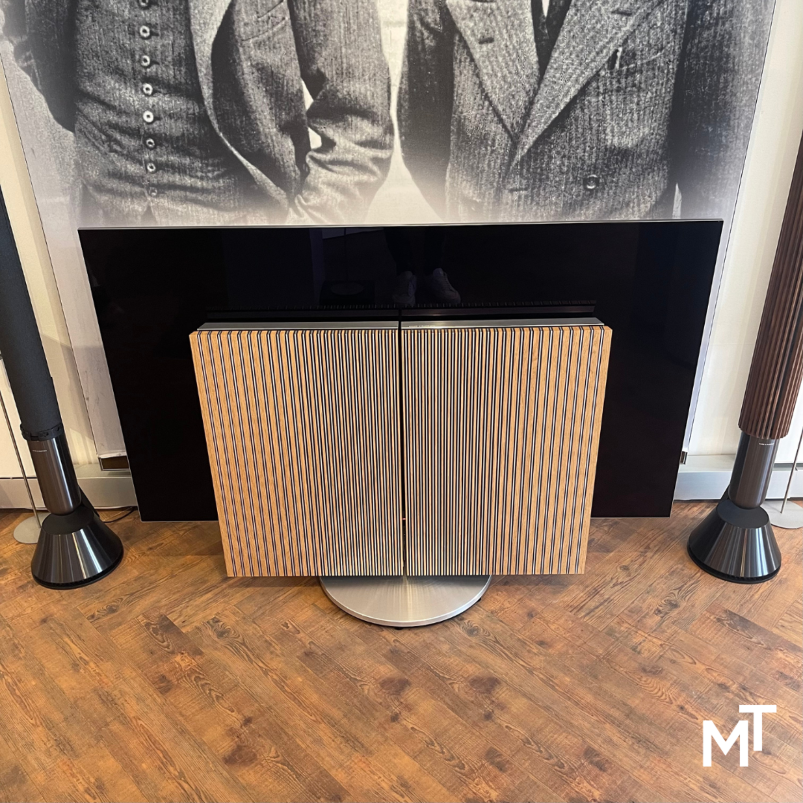 Bang & Olufsen Bang & Olufsen Beovision Harmony 77” Oak/Silver