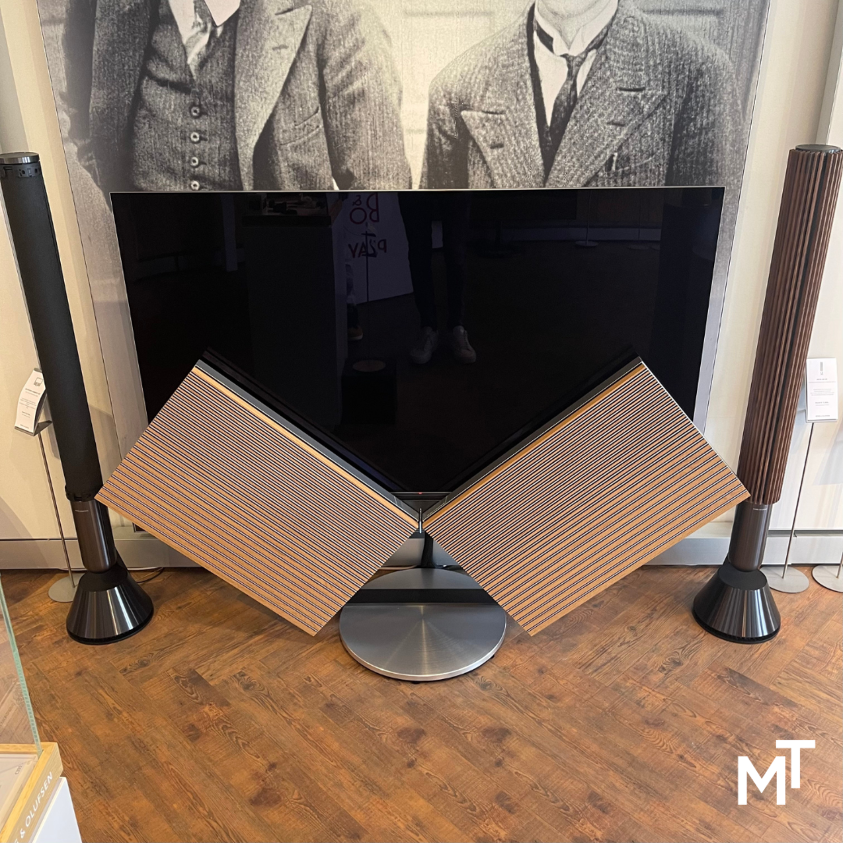 Bang & Olufsen Bang & Olufsen Beovision Harmony 77” Oak/Silver