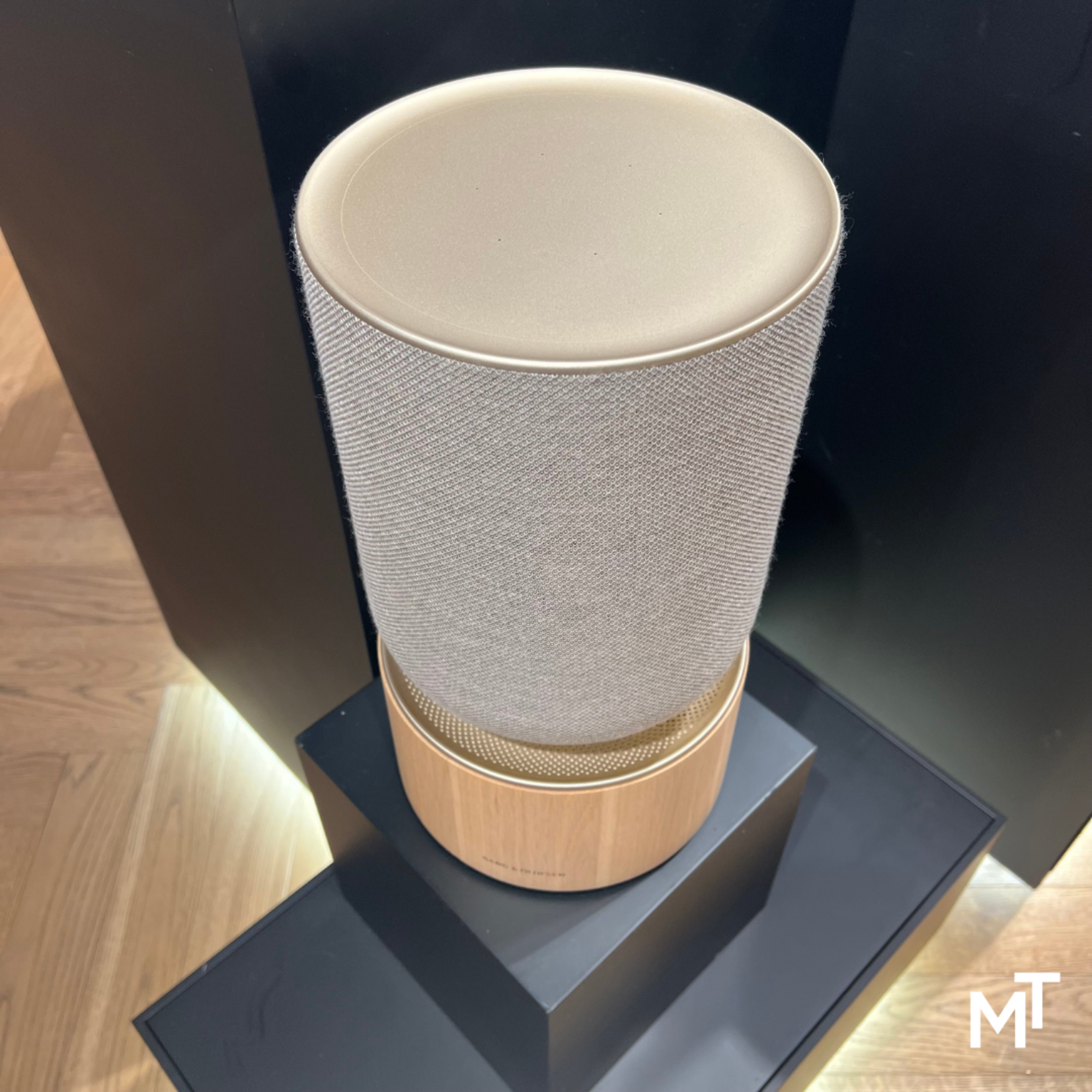 Bang & Olufsen Beosound Balance Natural Oak