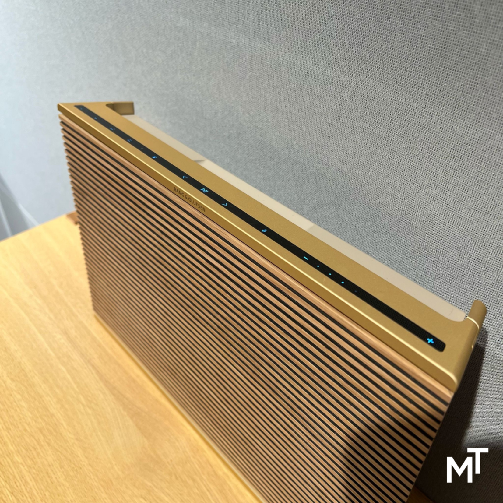 Bang & Olufsen Beosound Level Gold Tone DEMO