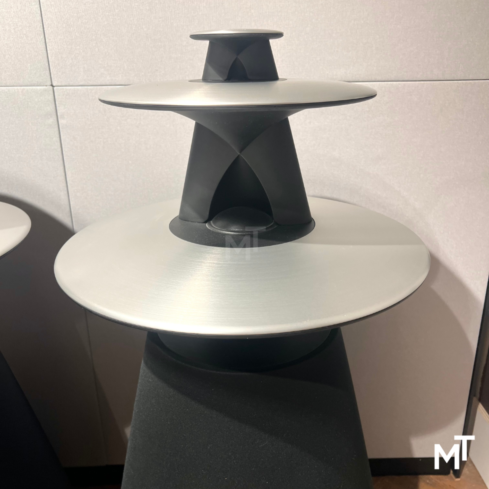 Bang & Olufsen Beolab 5 MK2 Fabric Black / Aluminium Silver