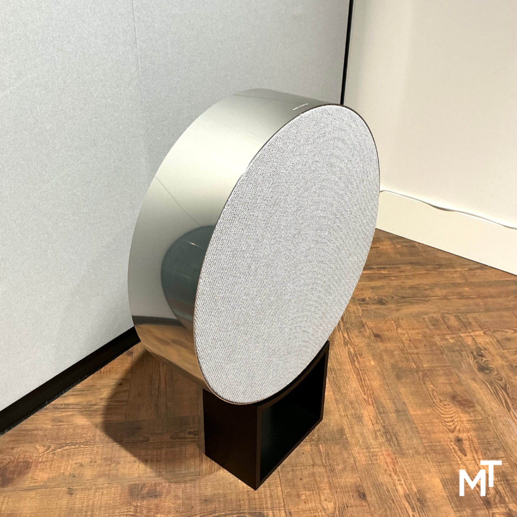 Bang & Olufsen Beosound Edge Natural