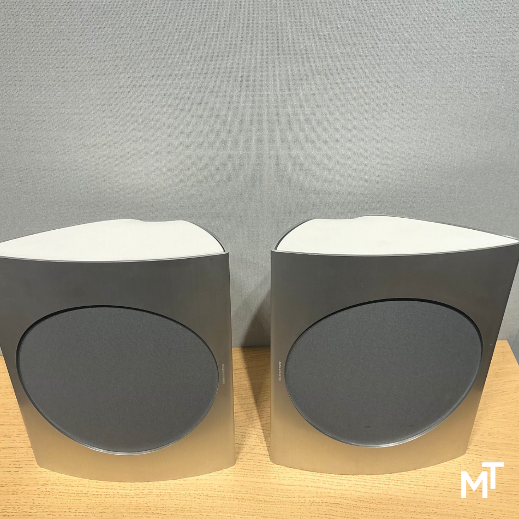 Bang & Olufsen Beolab 17 Silver Blue Incl. Wall Mount of Table Stand