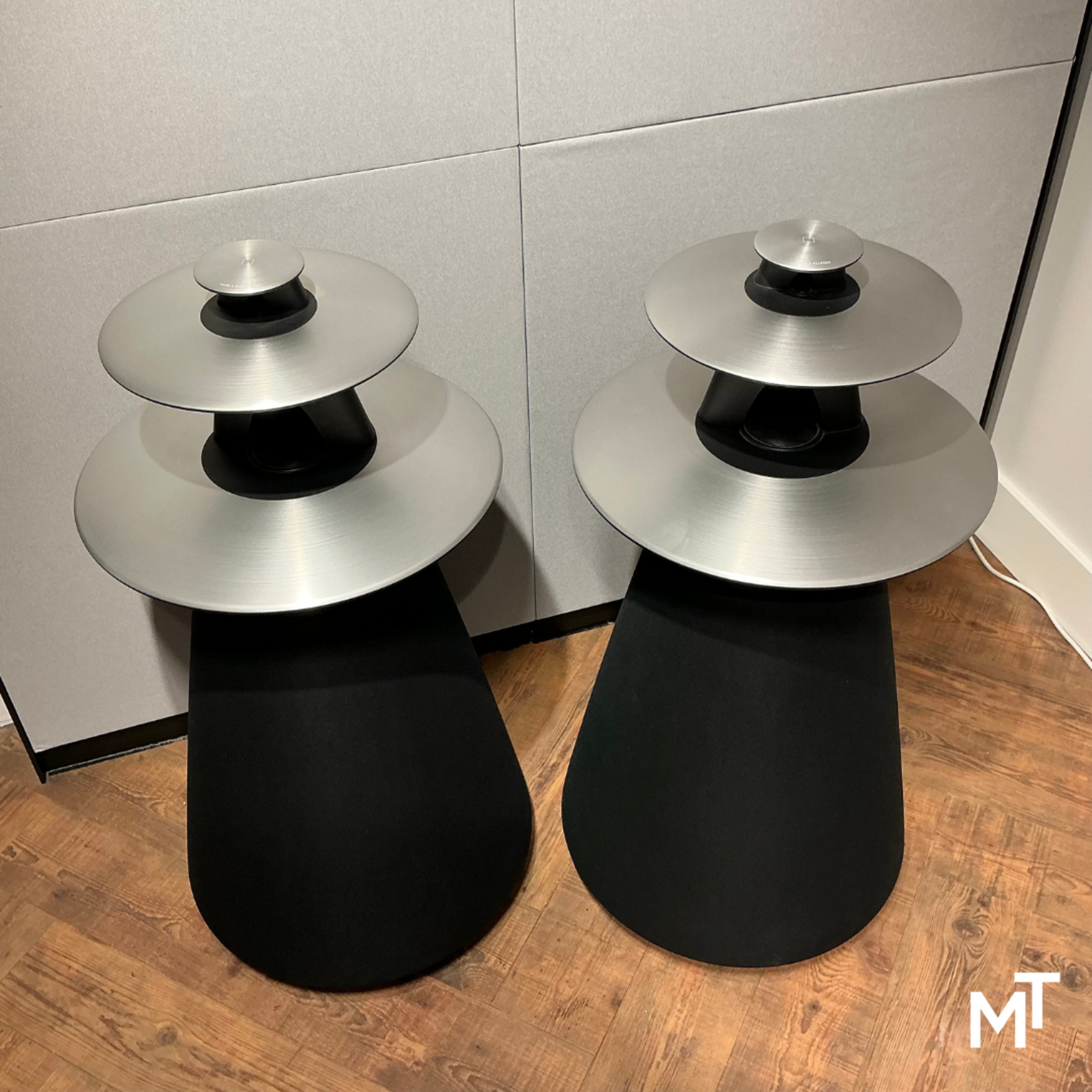 Bang & Olufsen Beolab 5 MK2 Fabric Black / Aluminium Silver