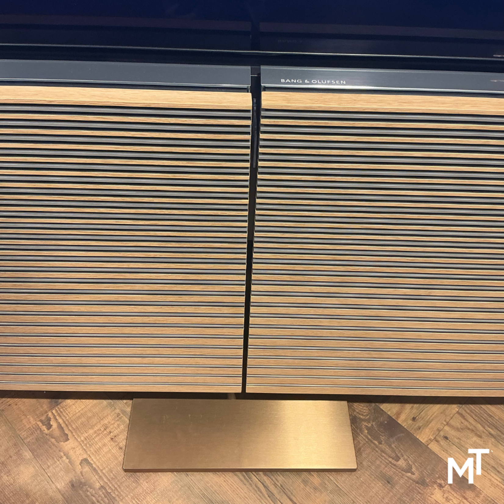 Bang & Olufsen Bang & Olufsen Beovision Harmony 77” Oak/Silver