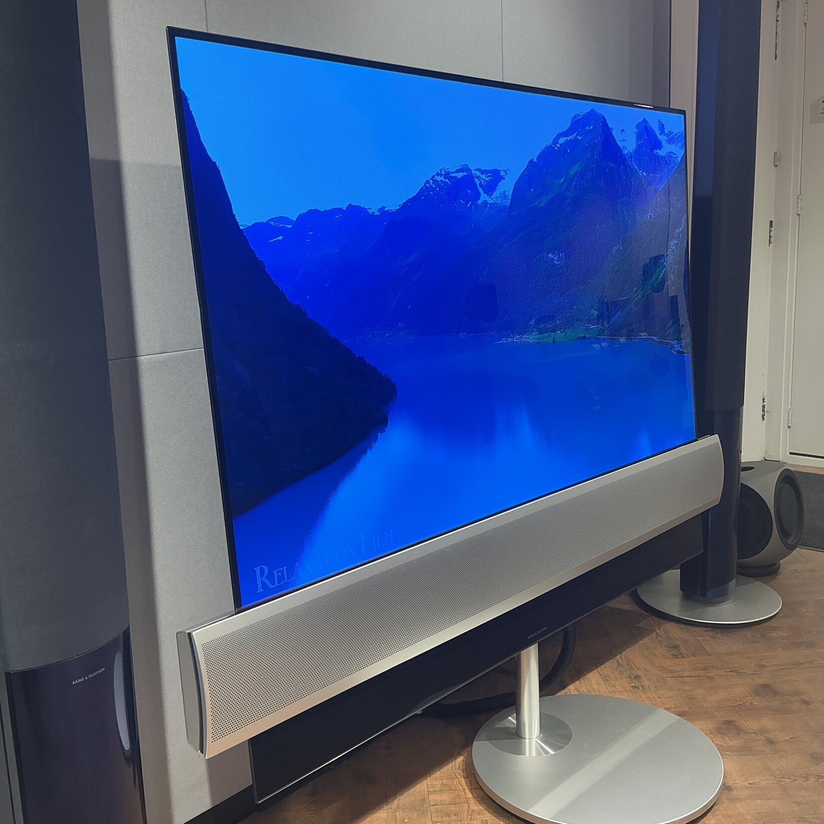 Bang & Olufsen Beovision Eclipse 65'' LG C5 Oled scherm