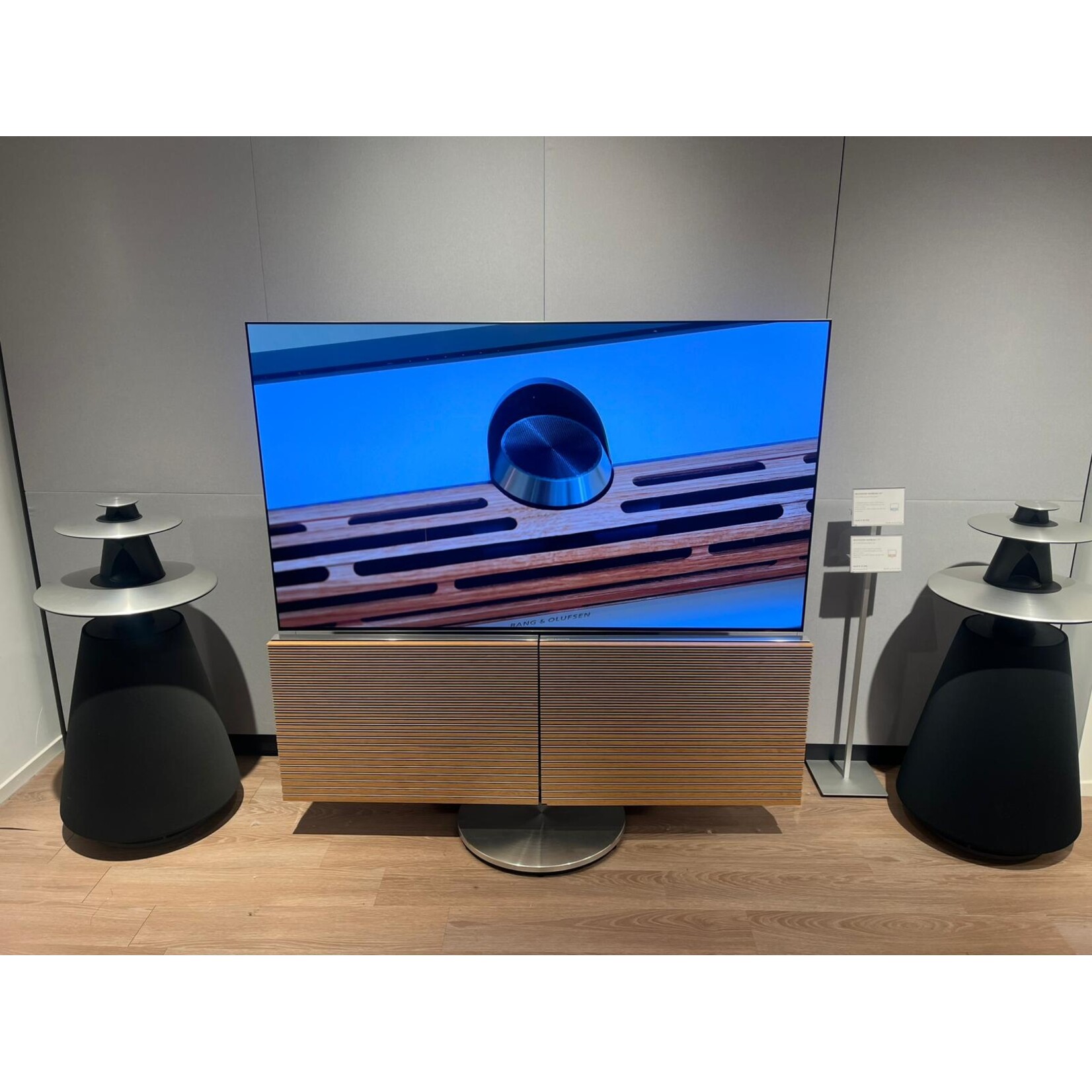 Bang & Olufsen Bang & Olufsen Beovision Harmony 65” Oak/Silver