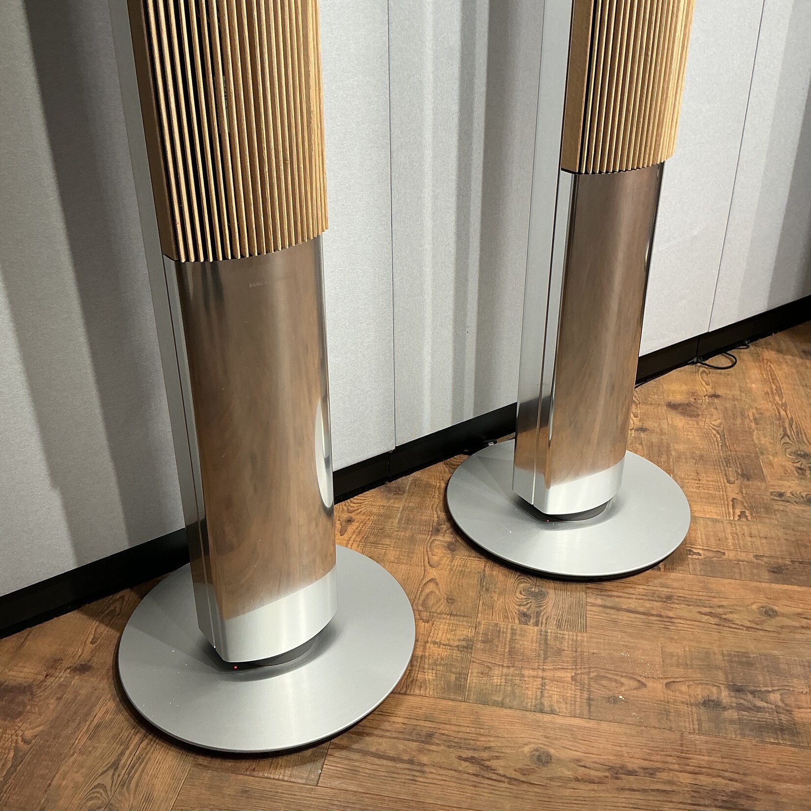 Bang & Olufsen  Beolab 1 Silver / Oak