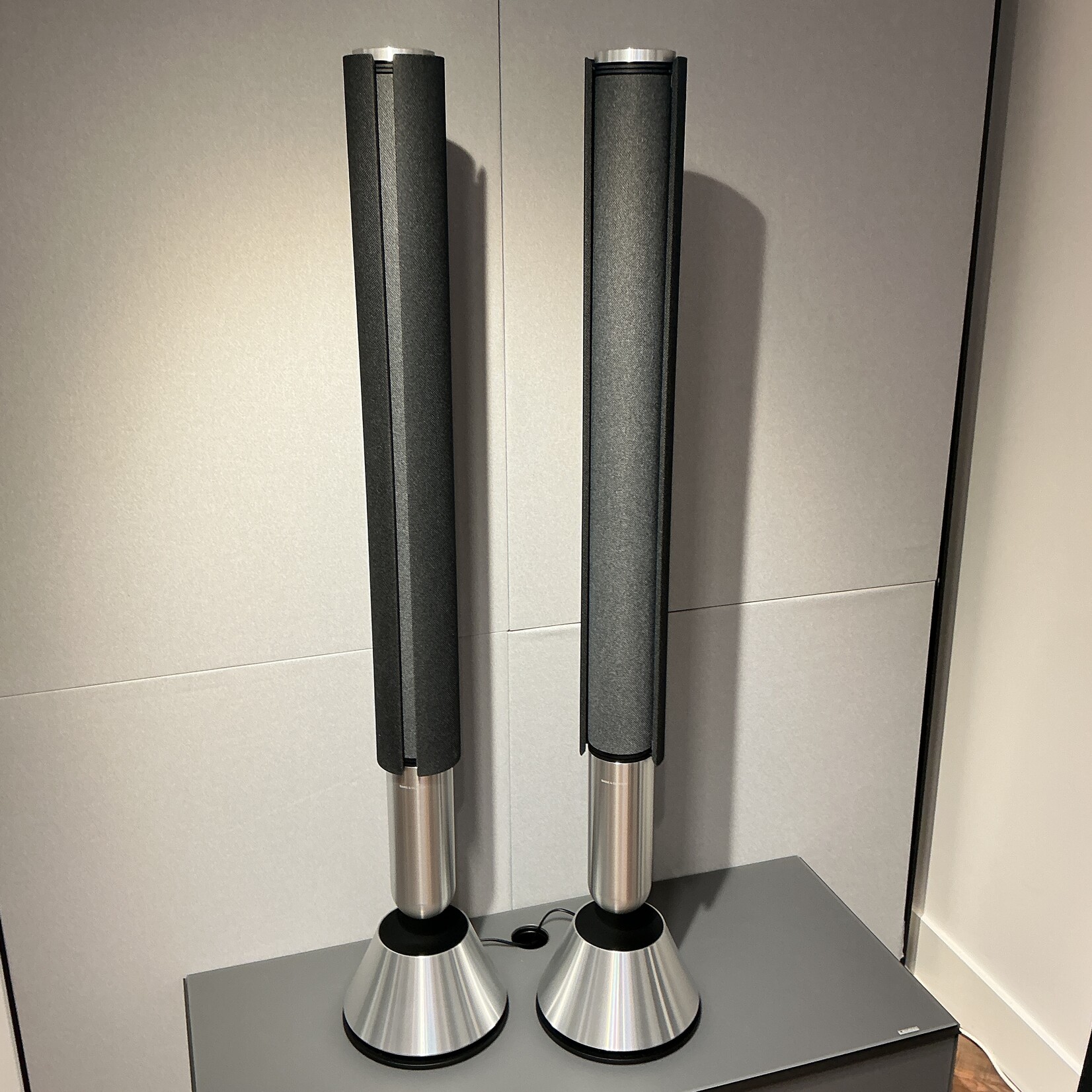 Bang & Olufsen Beolab 28 Silver / Grey Mélange