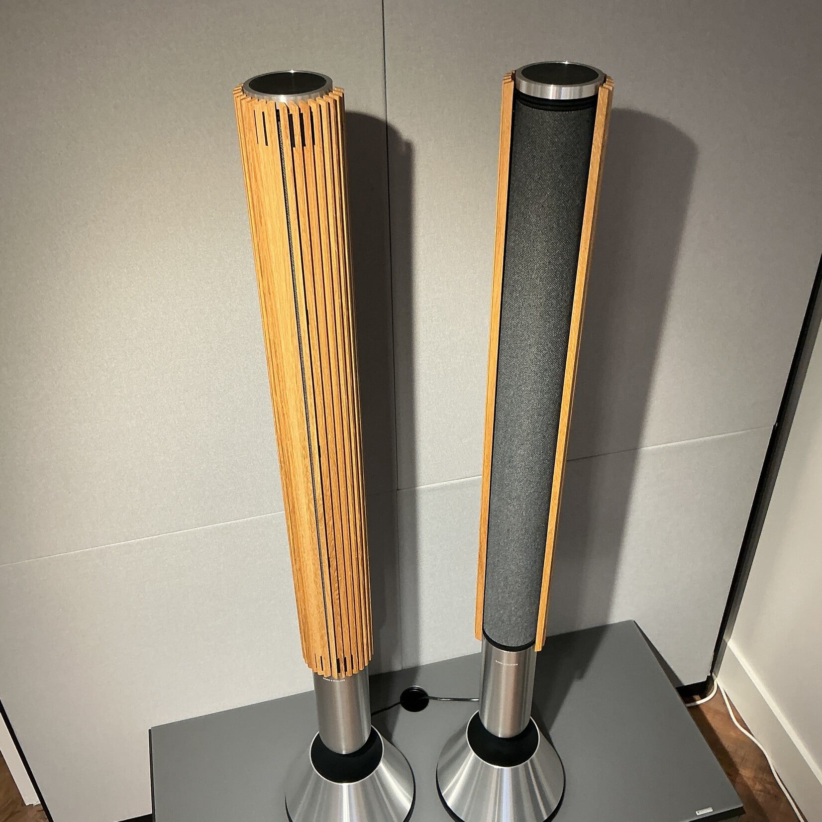 Bang & Olufsen Beolab 28 Silver / Oak DEMO
