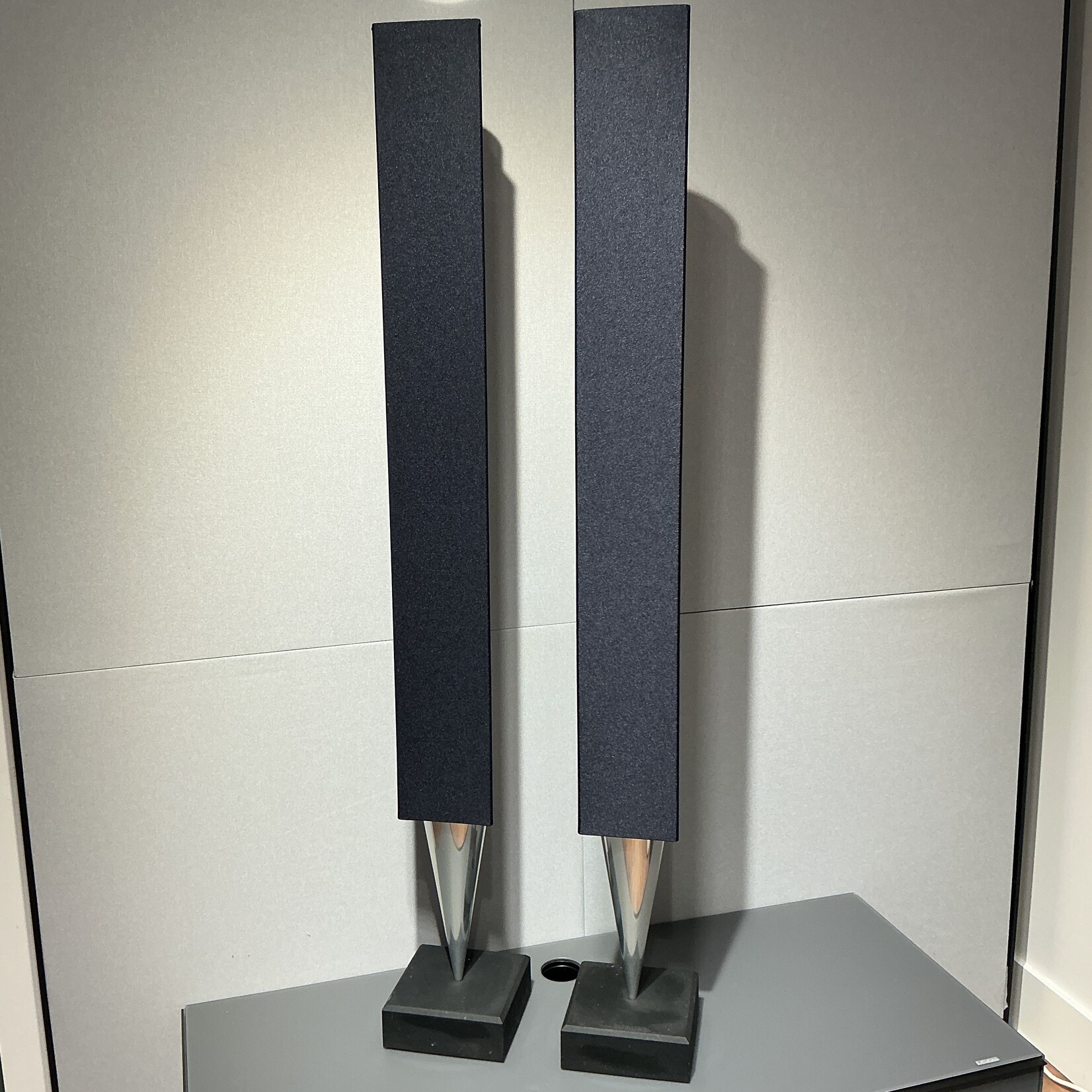 Bang & Olufsen Bang & Olufsen Beolab 8000 MK2 Bass Update incl nieuwe zwarte doeken