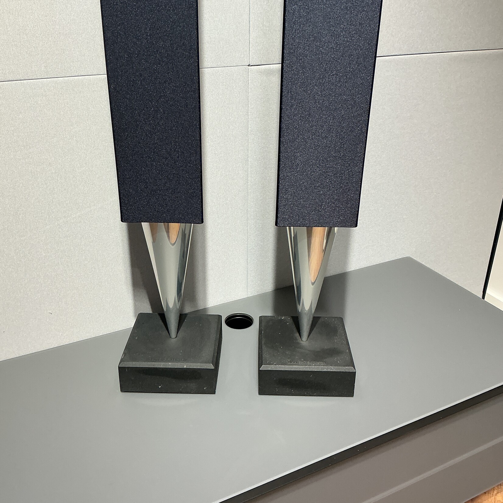 Bang & Olufsen Bang & Olufsen Beolab 8000 MK2 Bass Update incl nieuwe zwarte doeken