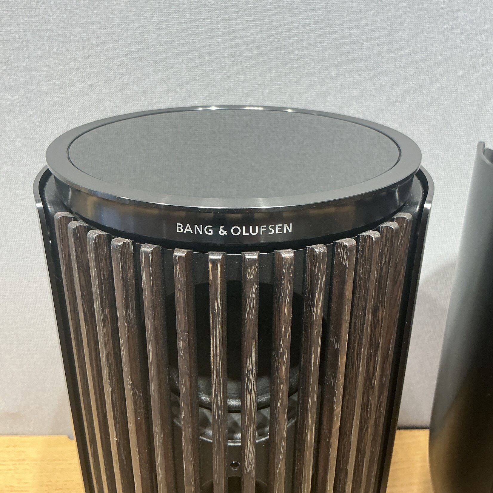Bang & Olufsen Beolab 8 Black Anthracite / Dark Oak