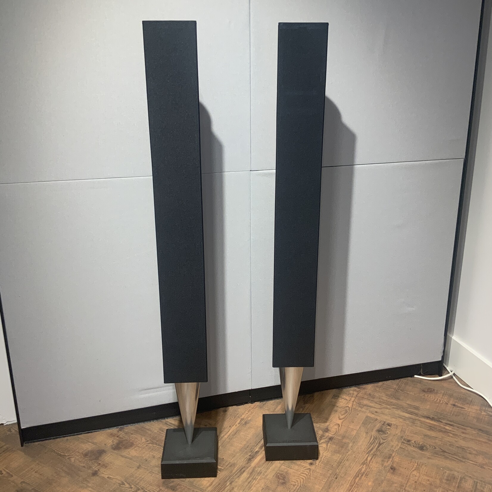 Bang & Olufsen Bang & Olufsen Beolab 8000 MK2 Bass Update incl nieuwe zwarte doeken