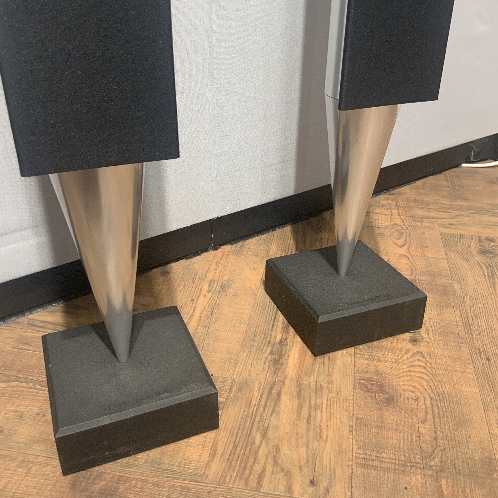 Bang & Olufsen Bang & Olufsen Beolab 8000 MK2 Bass Update incl nieuwe zwarte doeken