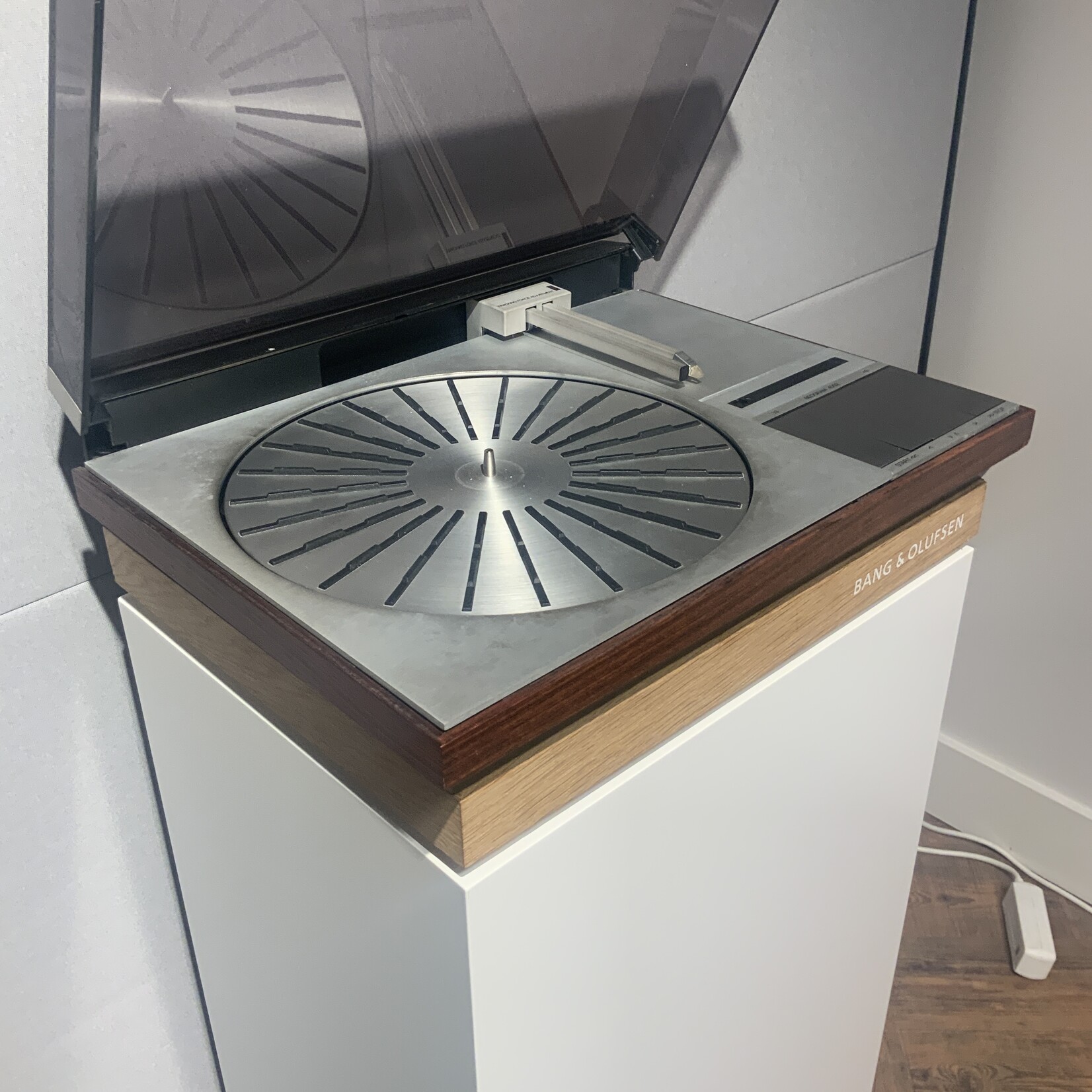 Bang & Olufsen Beogram 4002 – Volledig Gereviseerd