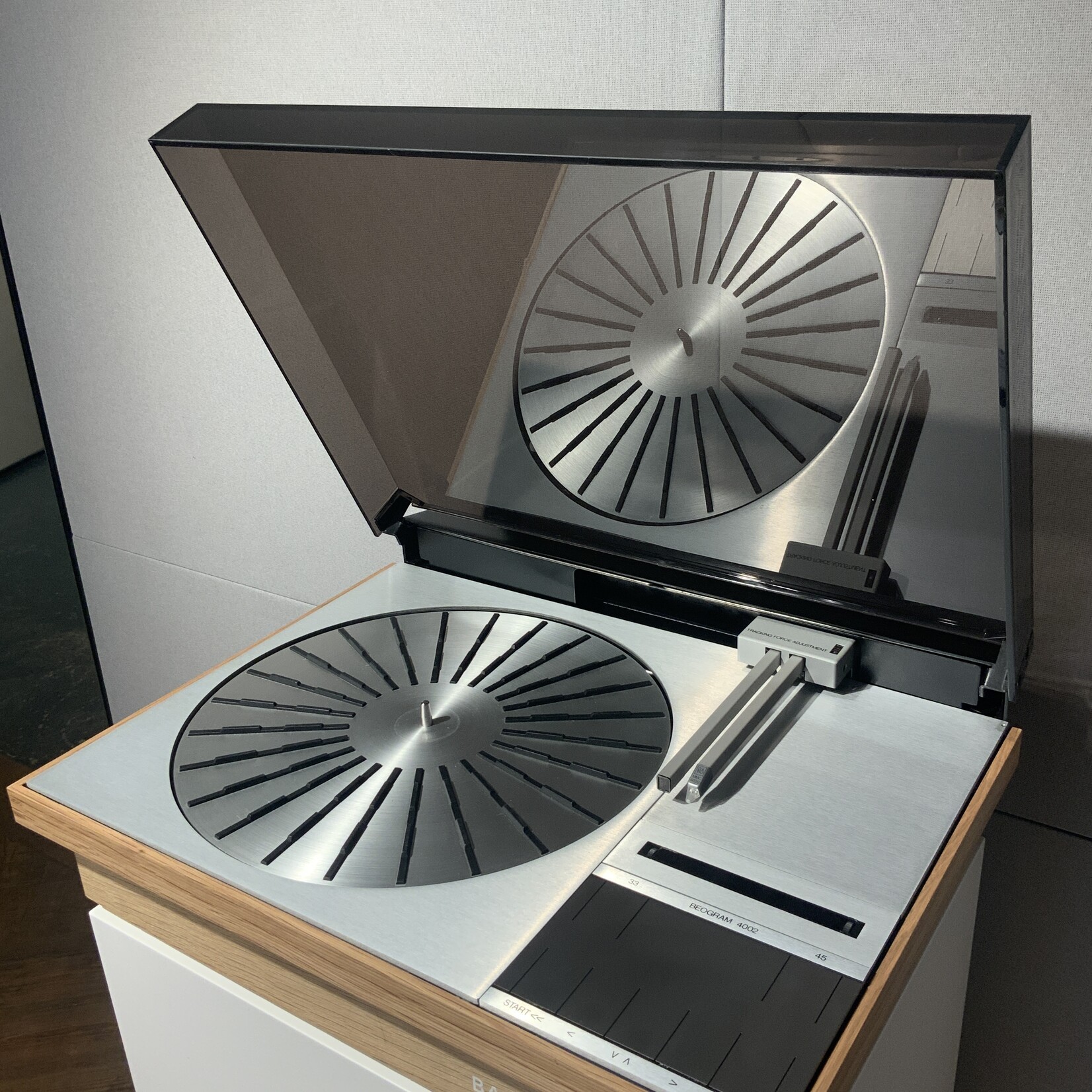 Bang & Olufsen Beogram 4002 incl B&O Upgrade
