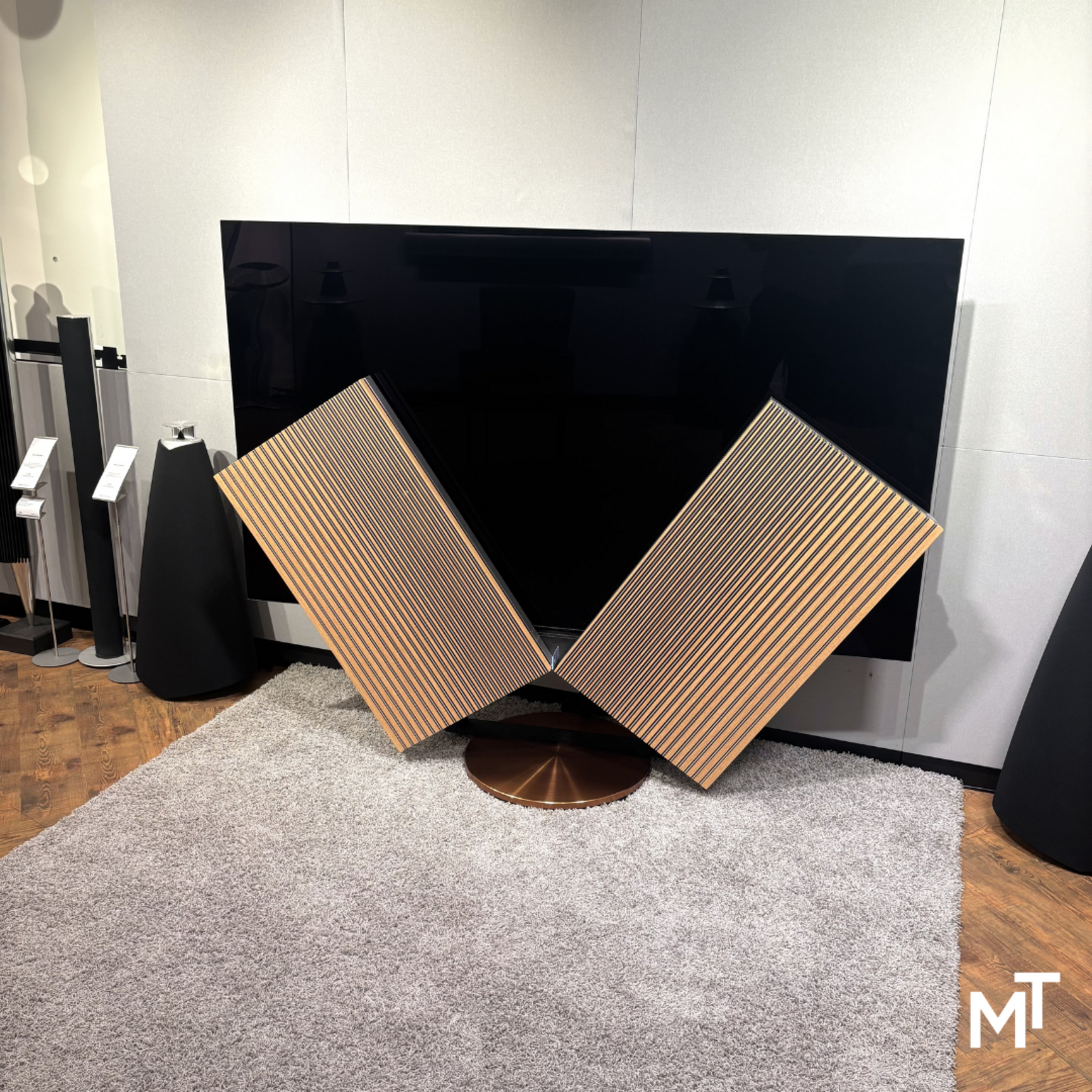 Bang & Olufsen Bang & Olufsen Beovision Harmony 77” Oak/Silver