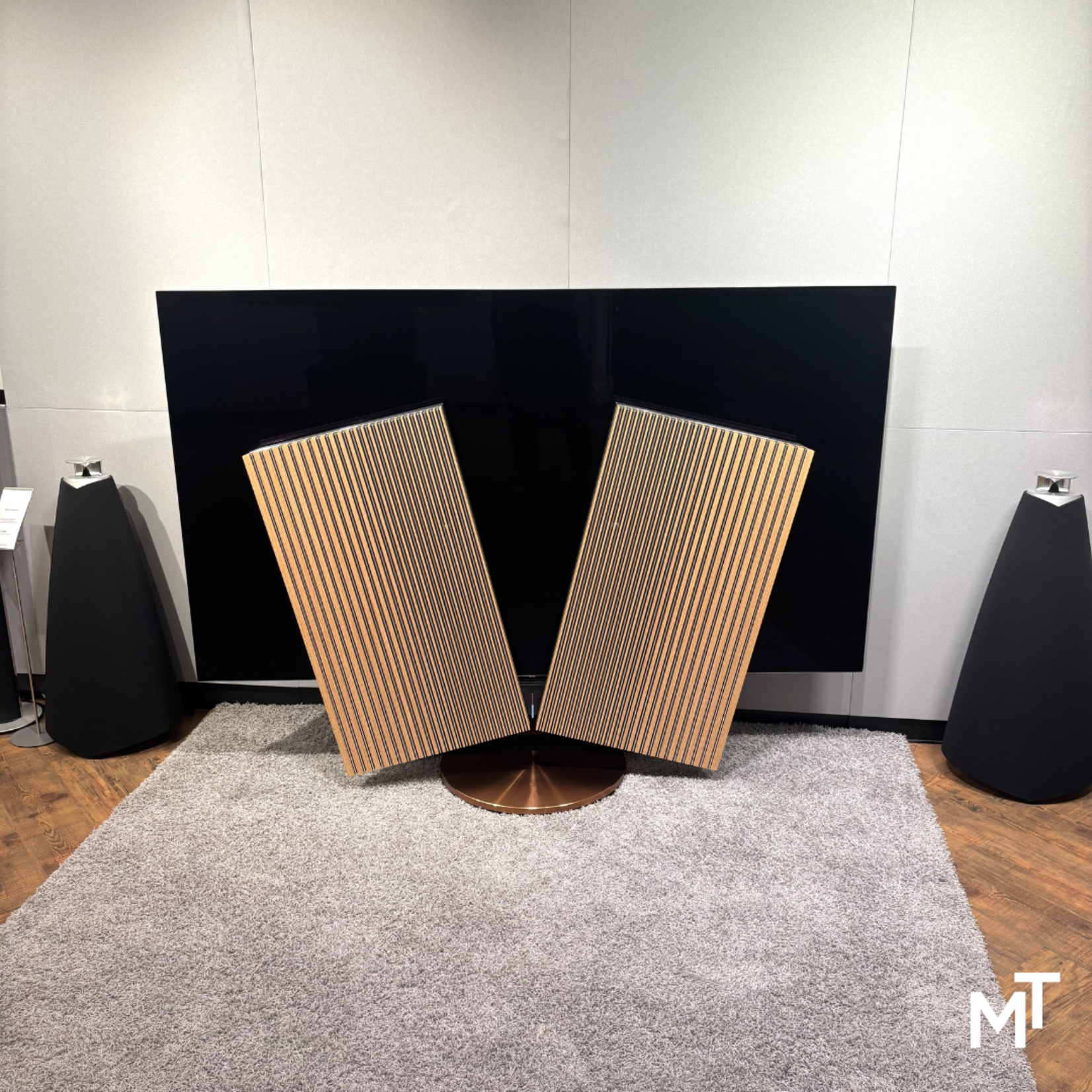Bang & Olufsen Bang & Olufsen Beovision Harmony 77” Oak/Silver