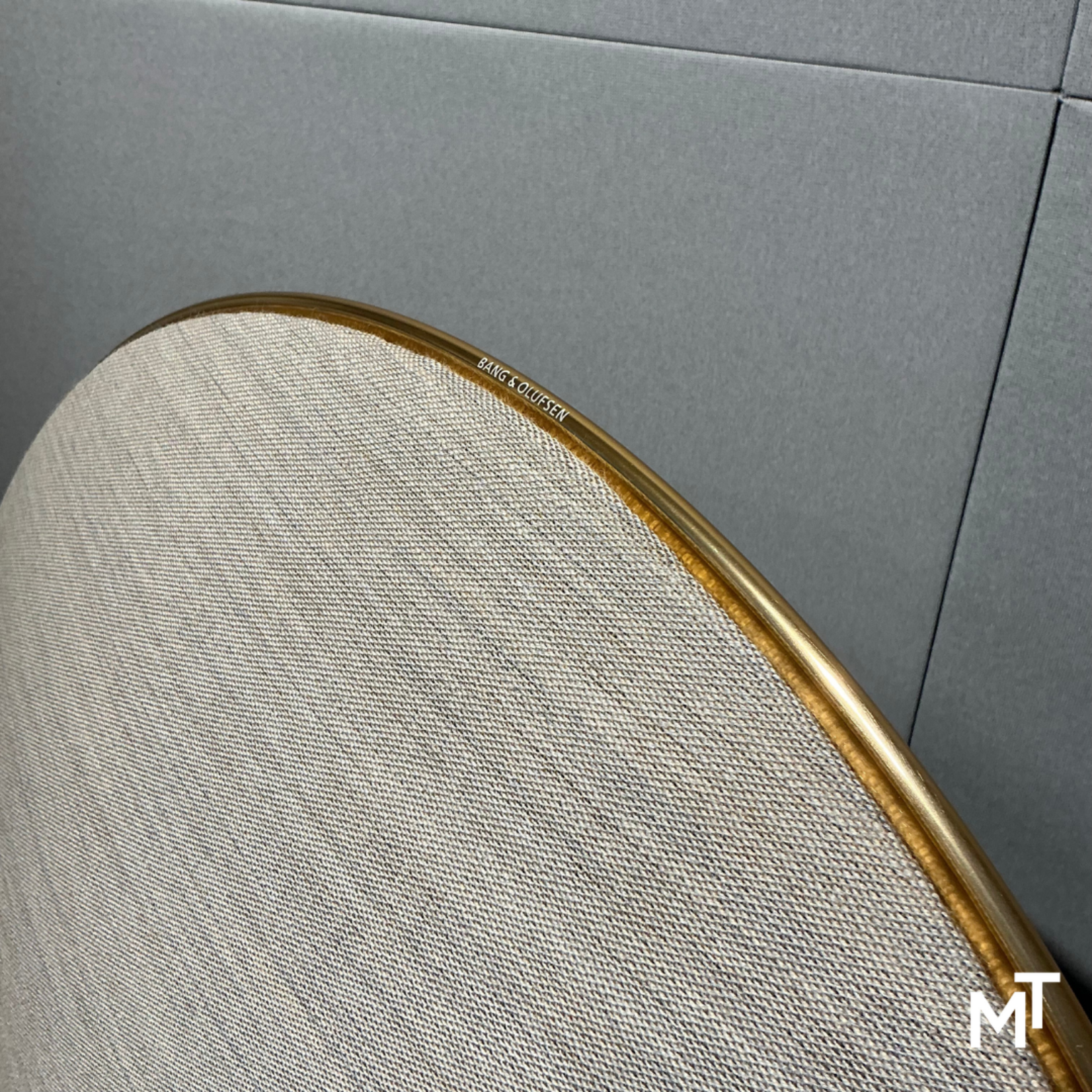 Bang & Olufsen Beosound A9 5th gen Gold Tone/Light Oak