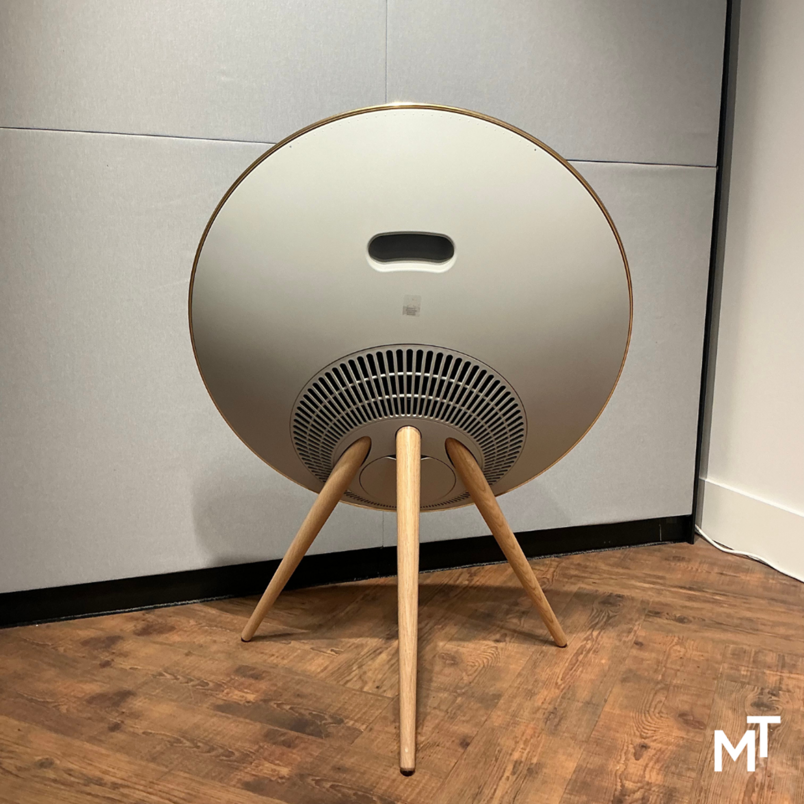 Bang & Olufsen Beosound A9 5th gen Gold Tone/Light Oak