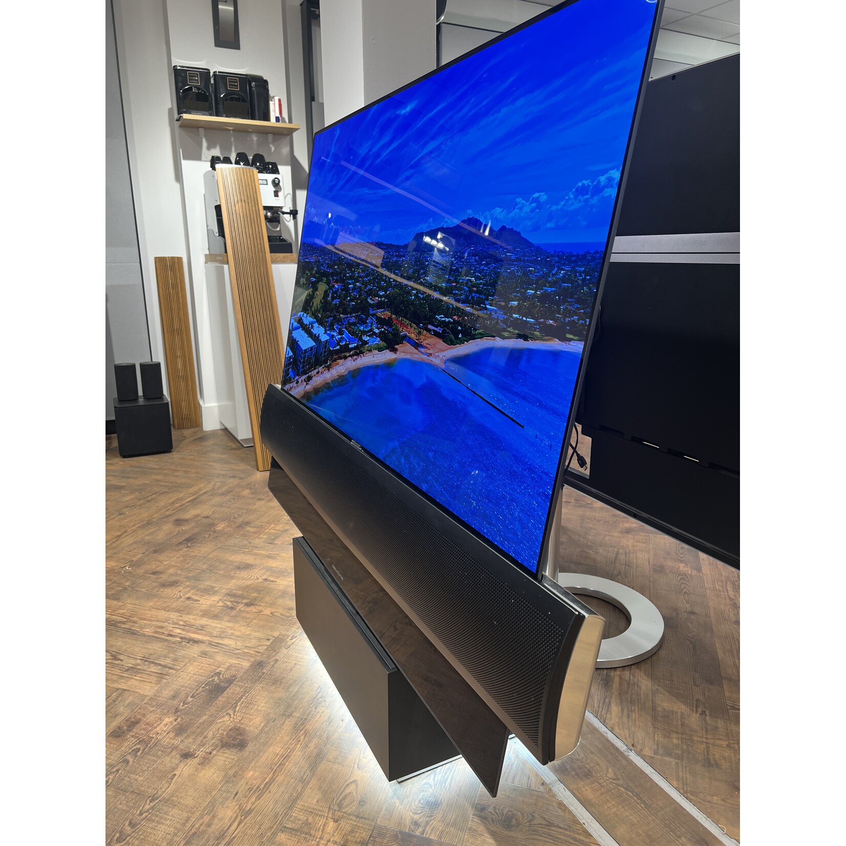 Bang & Olufsen Bang & Olufsen Beovision Eclipse 55 – Aluminium front - Brons, zwart of zilver