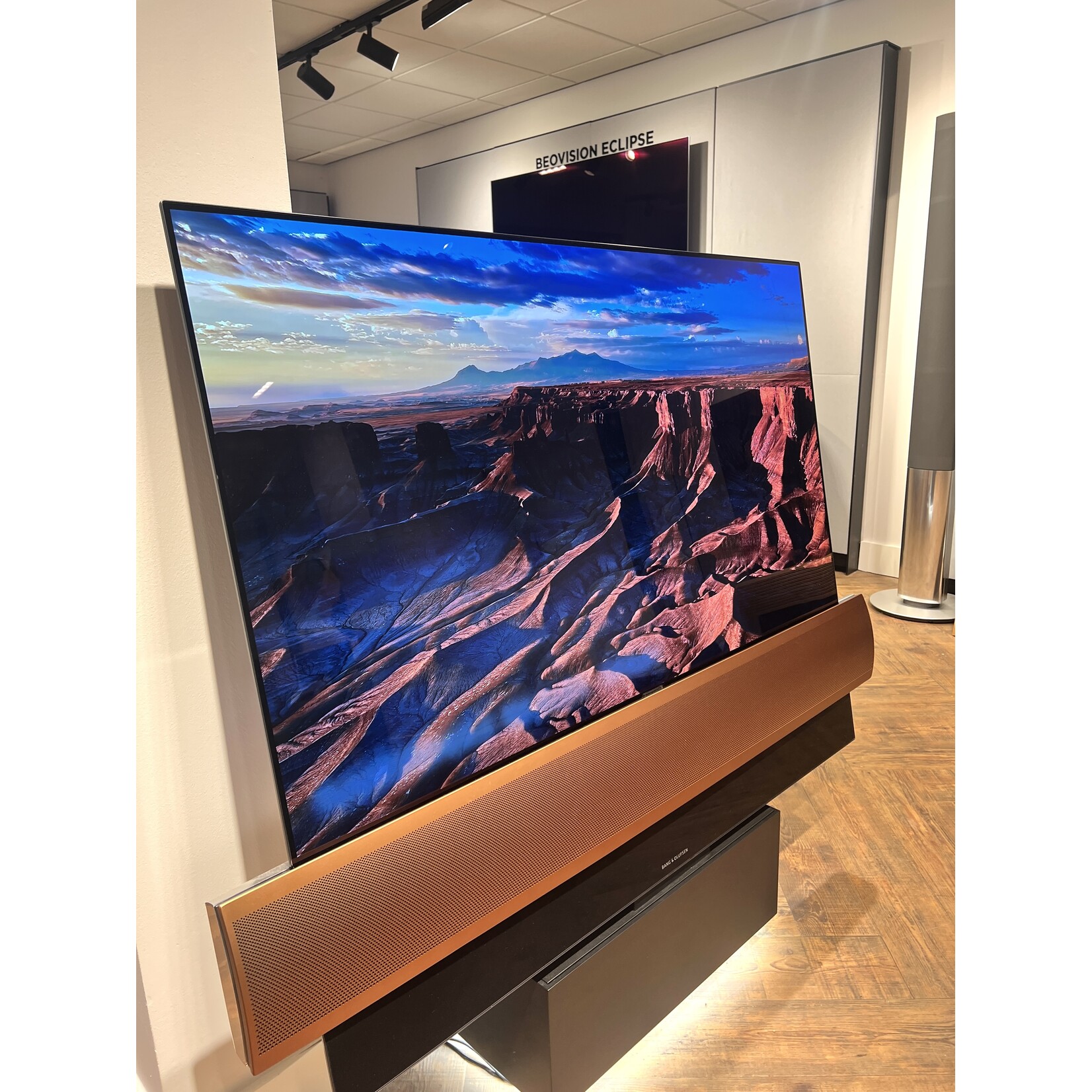 Bang & Olufsen Bang & Olufsen Beovision Eclipse 55 – Aluminium front - Brons, zwart of zilver
