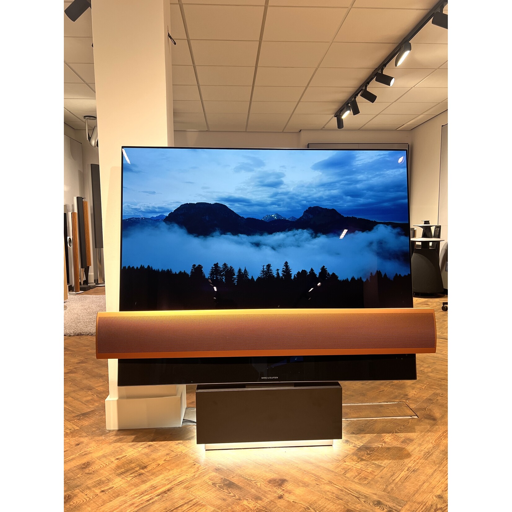 Bang & Olufsen Bang & Olufsen Beovision Eclipse 55 – Aluminium front - Brons, zwart of zilver