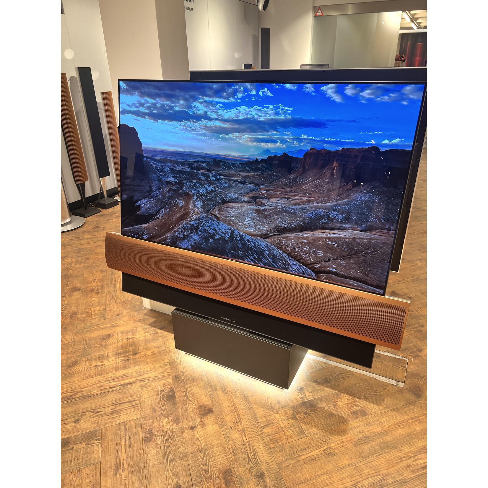 Bang & Olufsen Bang & Olufsen Beovision Eclipse 55 – Aluminium front - Brons, zwart of zilver