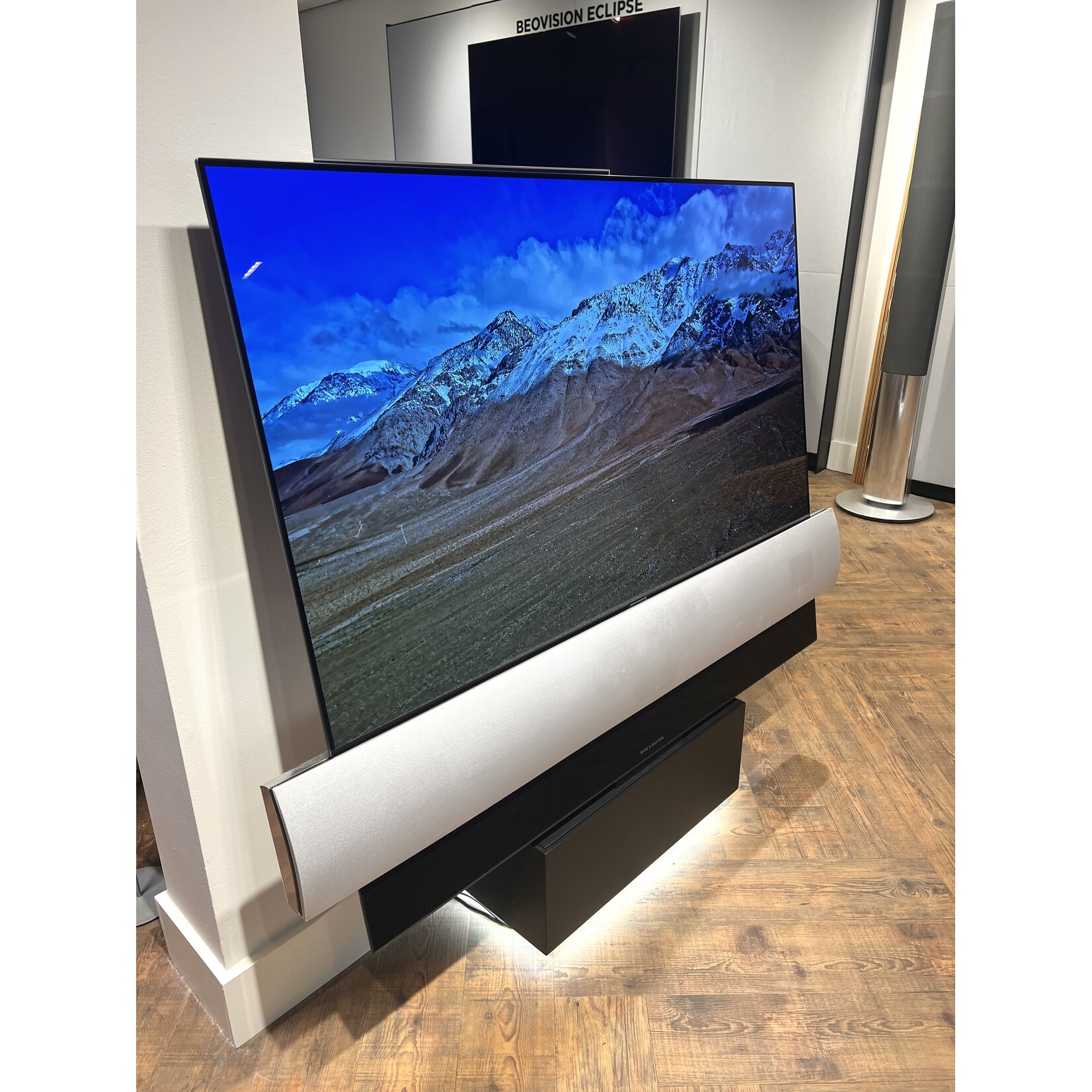 Bang & Olufsen Bang & Olufsen Beovision Eclipse 55 – Stoffen front - Grijs, groen of bruin