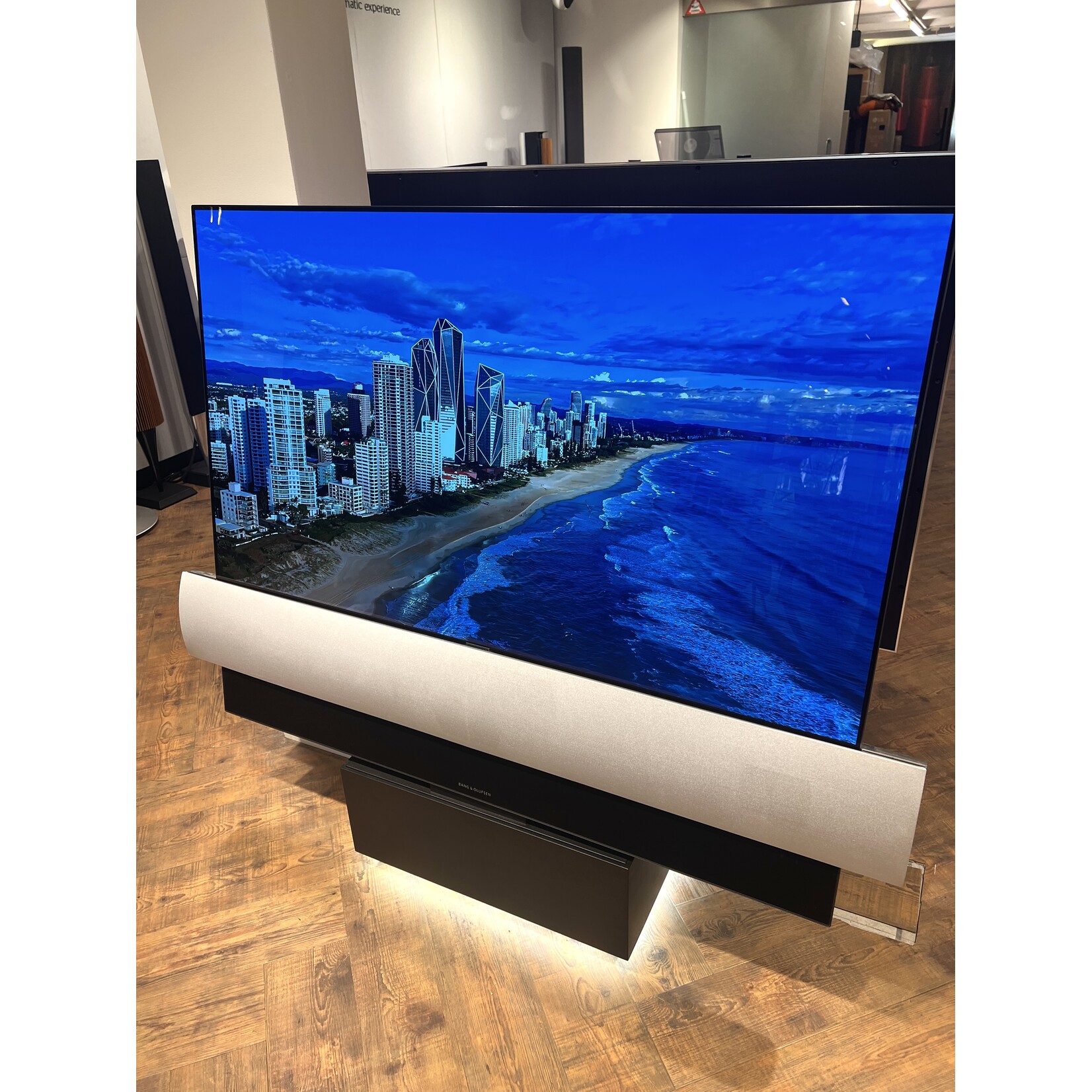 Bang & Olufsen Bang & Olufsen Beovision Eclipse 55 – Stoffen front - Grijs, groen of bruin