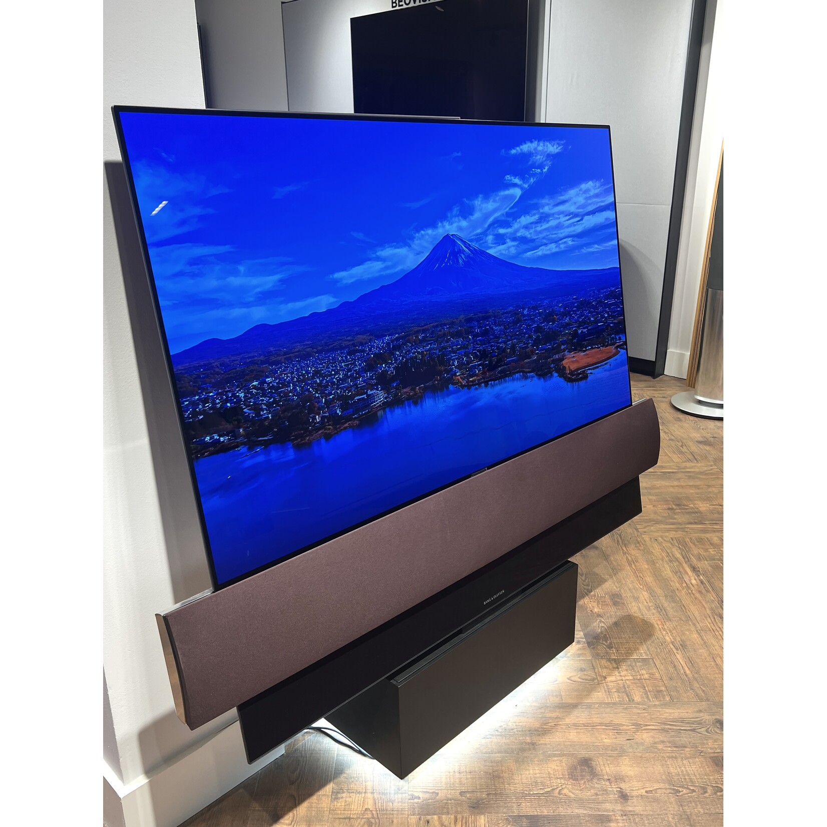 Bang & Olufsen Bang & Olufsen Beovision Eclipse 55 – Stoffen front - Grijs, groen of bruin