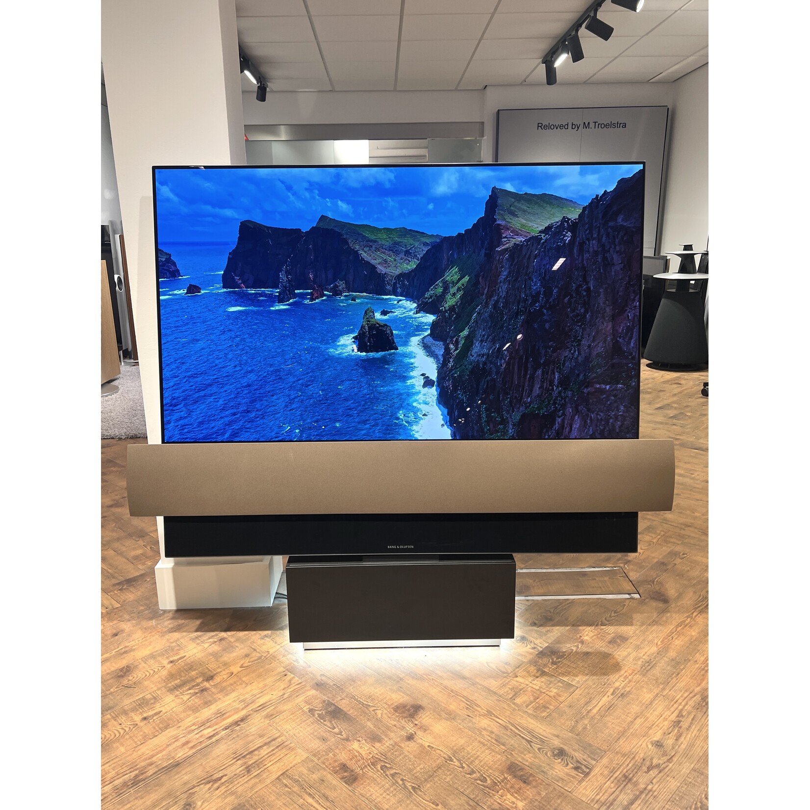 Bang & Olufsen Bang & Olufsen Beovision Eclipse 55 – Stoffen front - Grijs, groen of bruin