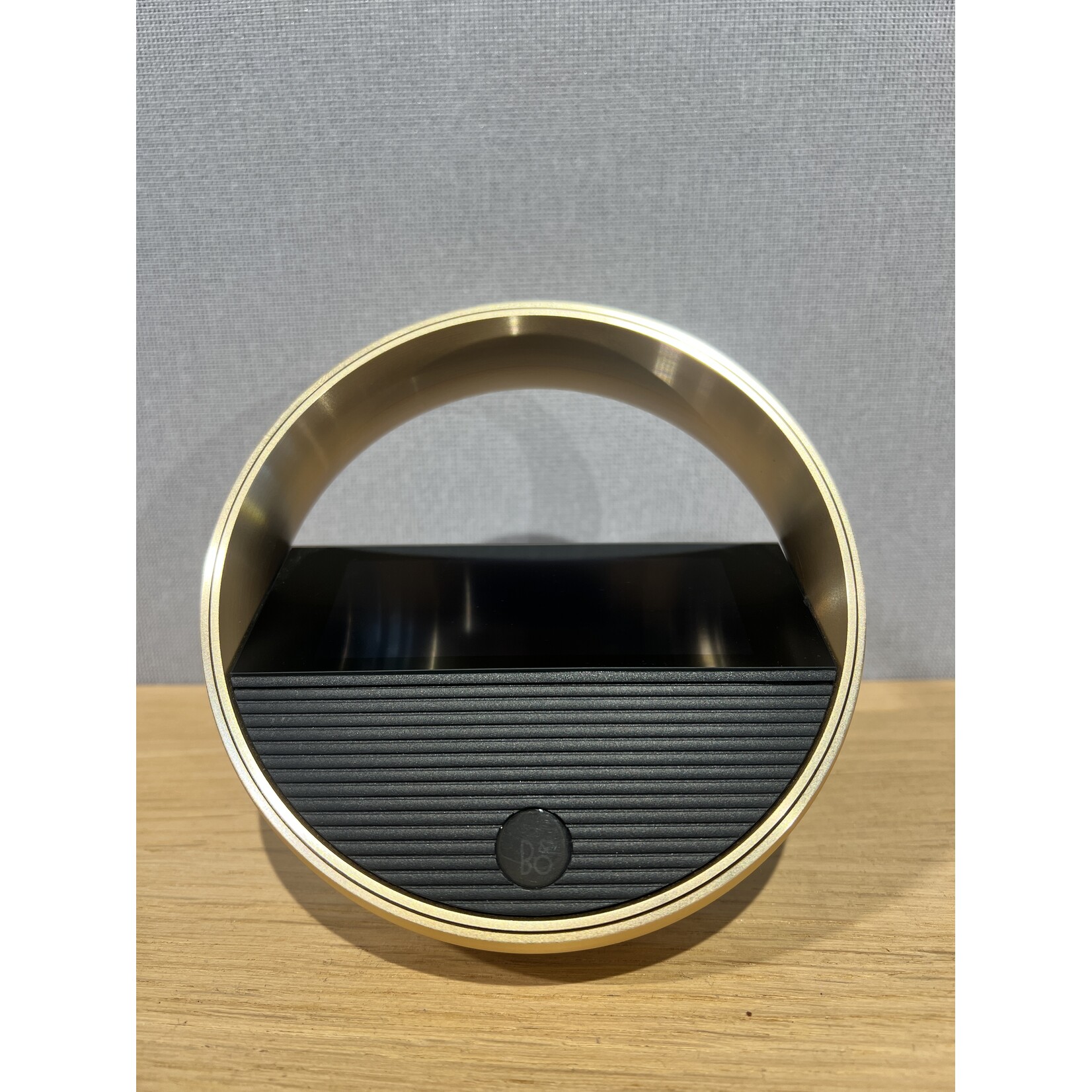 Bang & Olufsen Bang & Olufsen Beoremote Halo Table Gold Tone DEMO