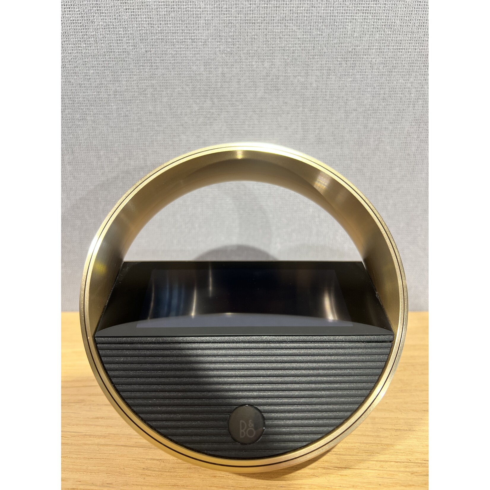 Bang & Olufsen Bang & Olufsen Beoremote Halo Table Gold Tone DEMO