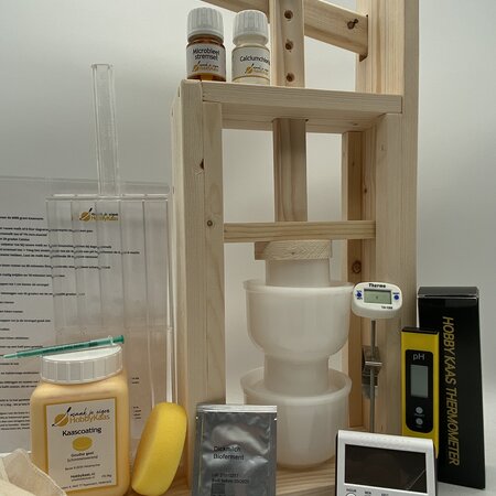 Hobby Kaas Complete Gouda kaasmaak set met pers en 2 kaasvormen