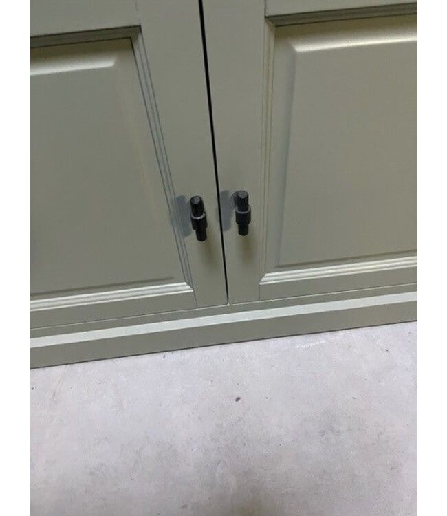 Buffetkast Soest grijs met stalen deuren 150cm