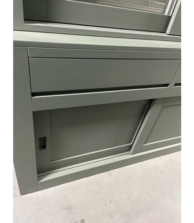 Buffetkast Engels groen Vaassen XL greeploos 260 x 220cm