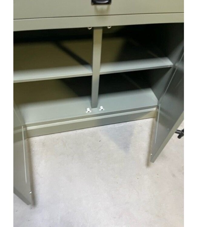 Buffetkast Soest safierblauw met stalen deuren 150cm