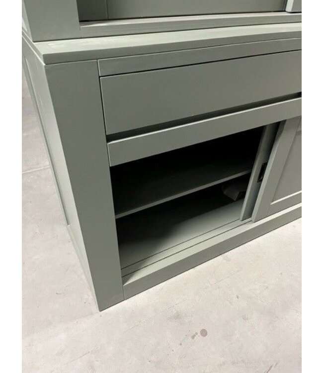 Buffetkast Engels groen Vaassen greeploos 220 x 240cm