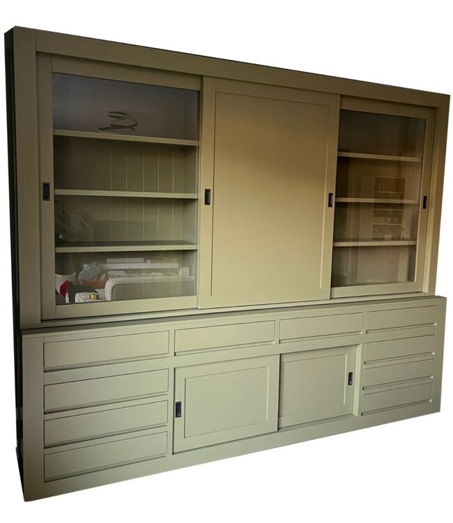Buffetkast rietgroen Meppel 300 x 240cm dichte middendeur