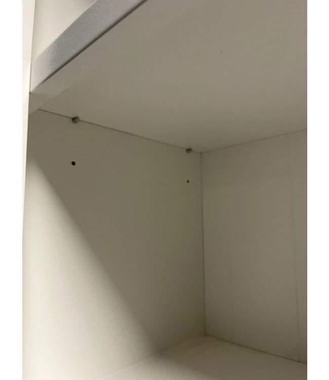 Boekenkast wit met eiken interieur en trap Kesteren 200 x 240cm