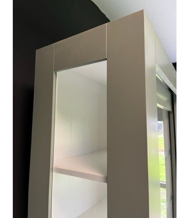 Buffetkast Engels groen Schagen 260cm dichte middendeur