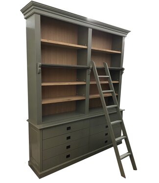 Kasten van de Koning Boekenkast Drempt Engels groen - eiken interieur met trap  200 x 240cm