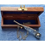 Sifflet de maître d'équipage dans un coffret
