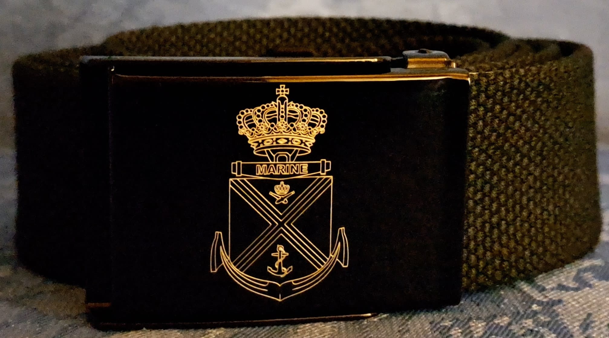 Zwarte riem met crest Marine