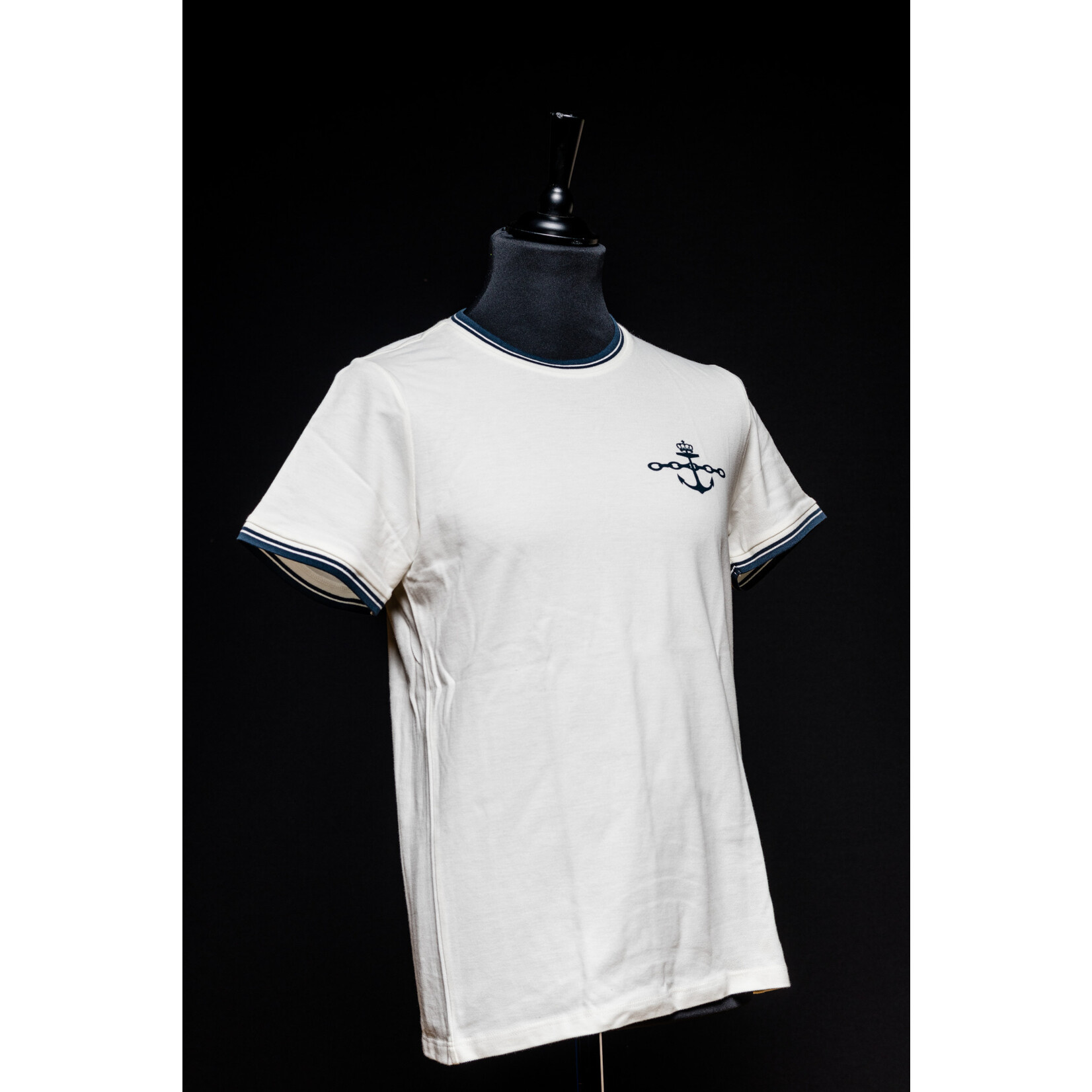 T-shirt blanc avec bordure bleue
