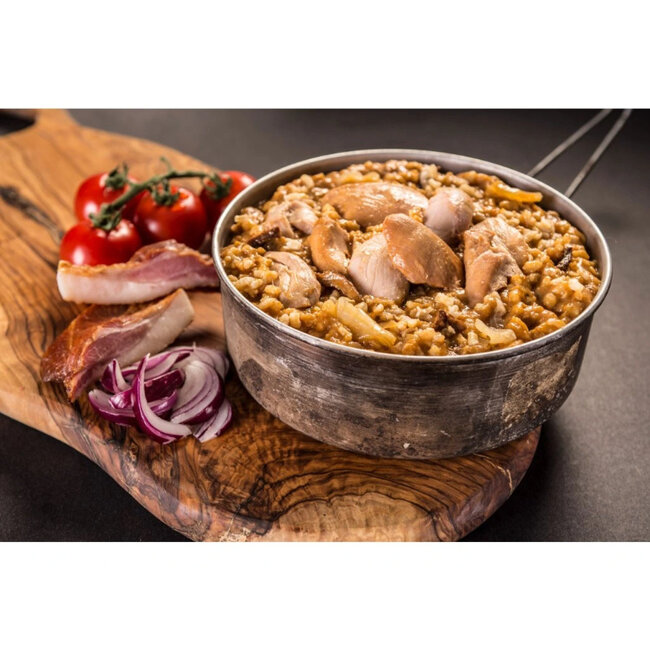 Pro-ration Chicken in wild sauce and rice